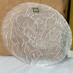 Stunning Gumps Crystal Hoya Etched 7" Salad or Dessert Plates Set of 4.